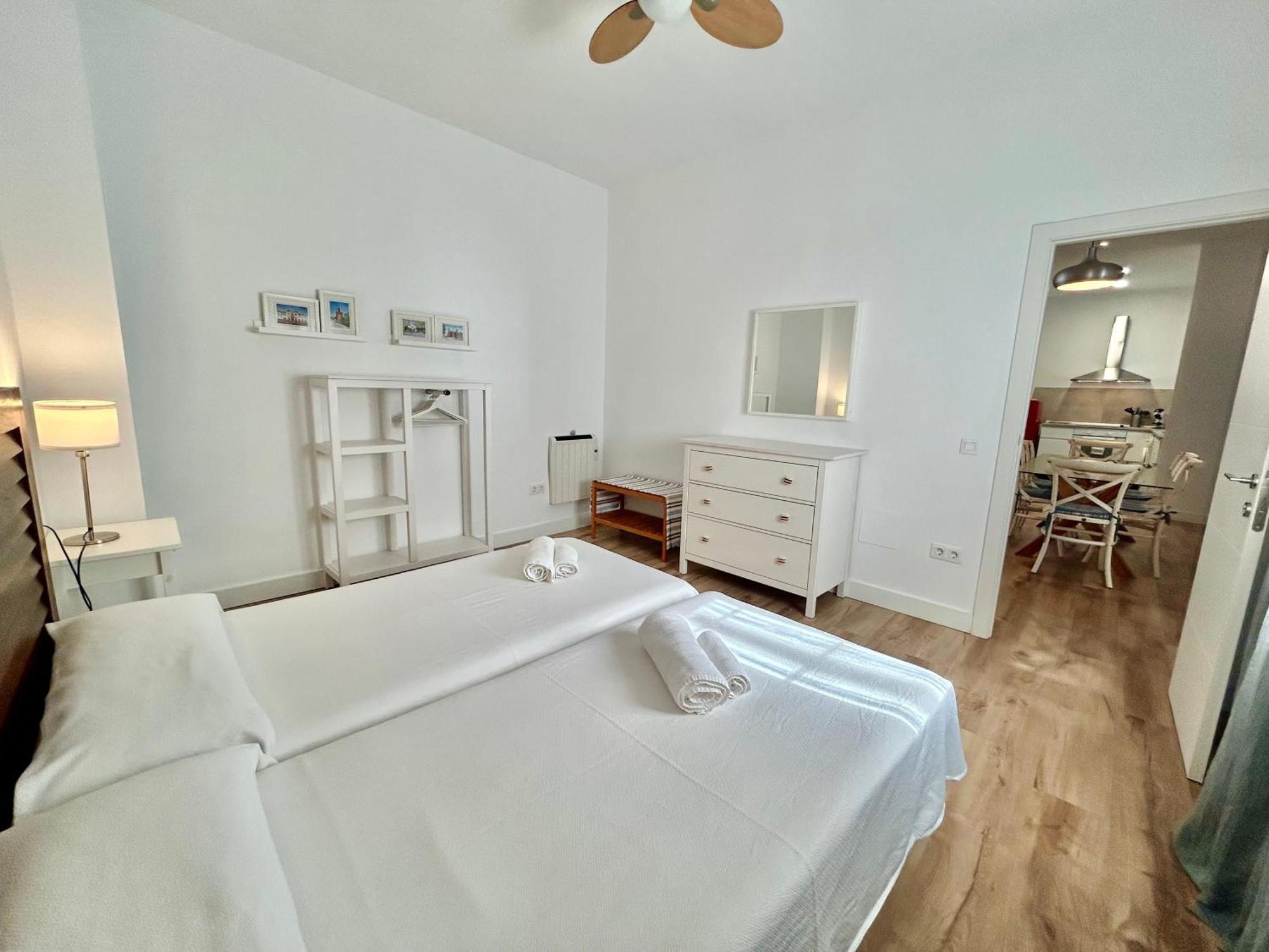 Acogedor Apt 6Pax 3Bdr 2Bth - Cozyhomesevilla5 Bagian luar foto